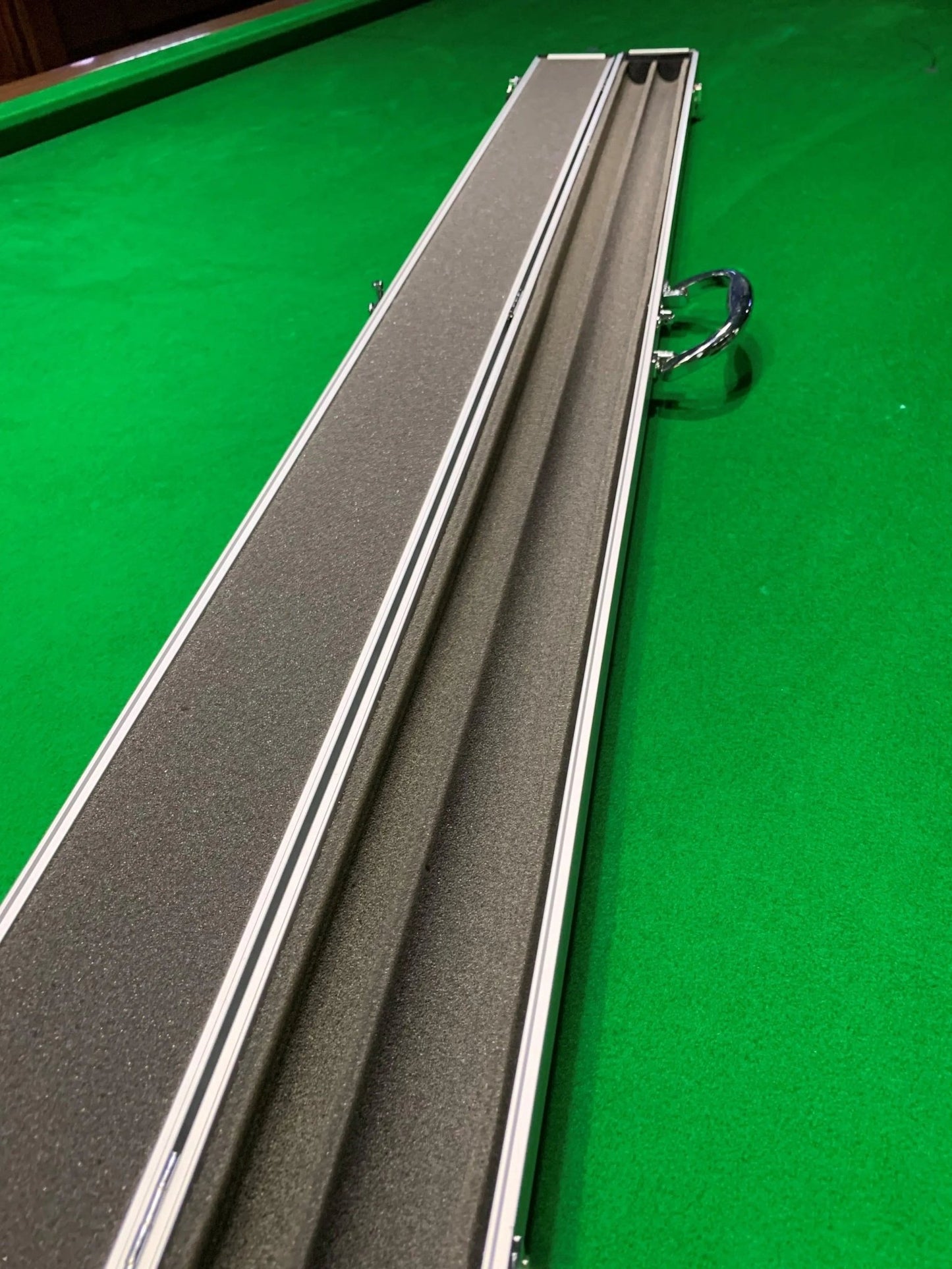 Deluxe Aluminium Design Pool Snooker Billiard 3/4 Cue Case - Q-Masters