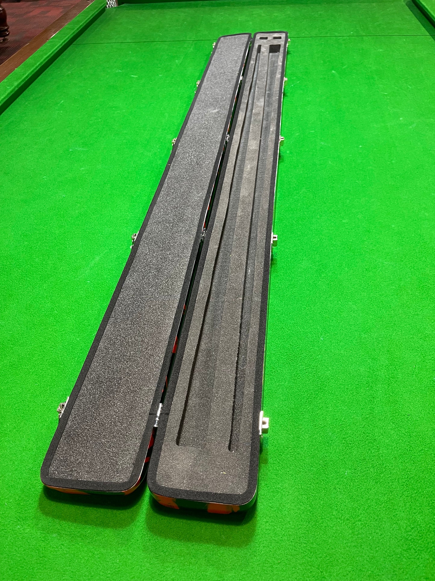 Q-MASTERS Custom Handmade Fibreglass Resin 3/4 Pool, Snooker & Billiard Cue Case