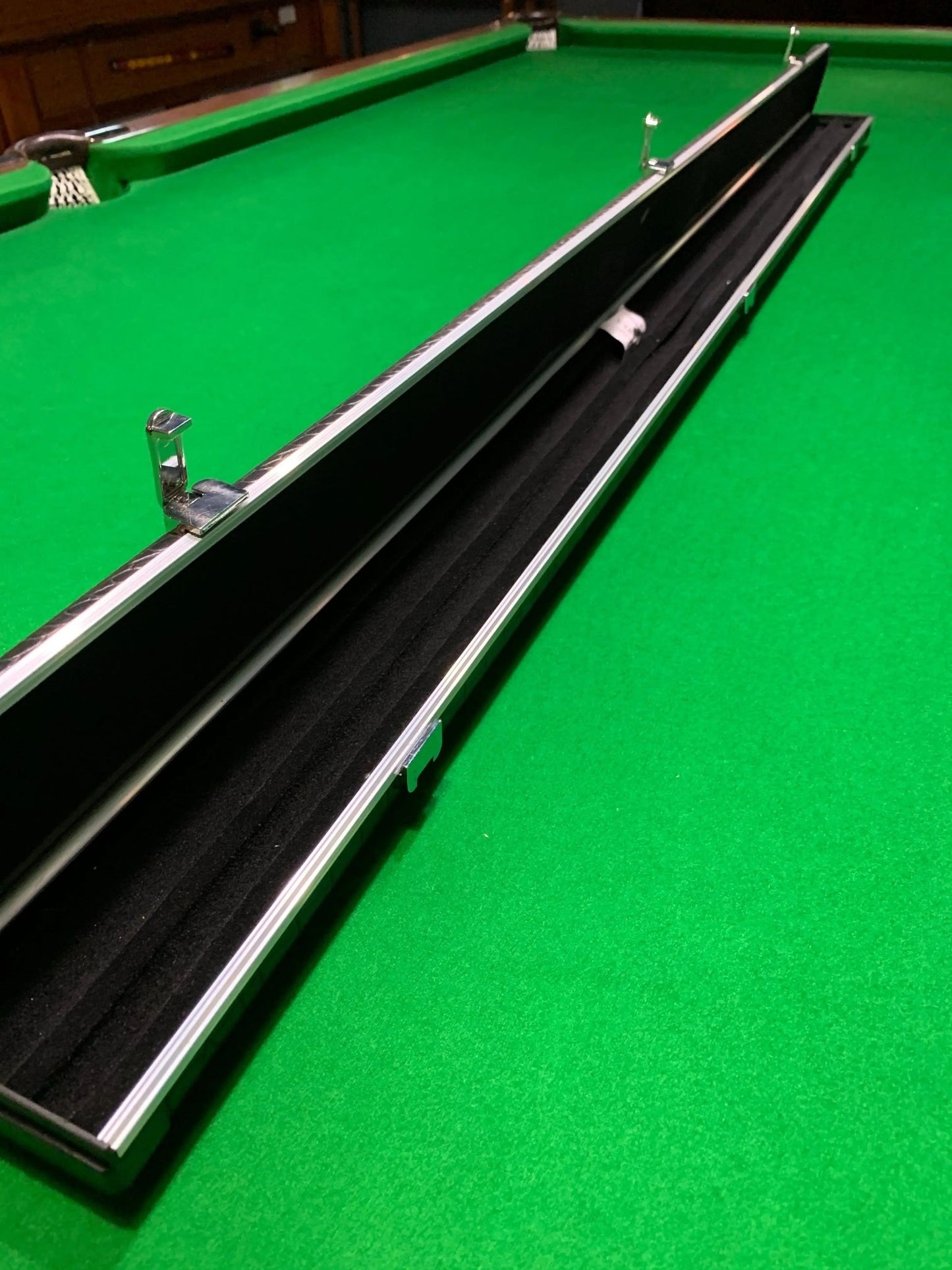 POWERGLIDE Deluxe Aluminium 3/4 Pool, Snooker & Billiard Cue Case With Crocodile Effect - Q-Masters