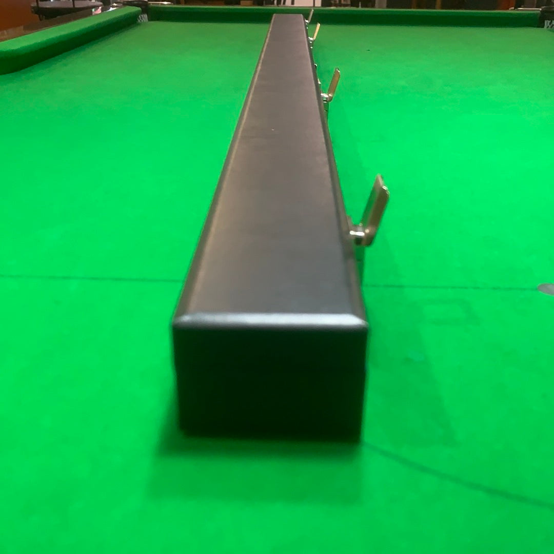 1 Piece 60” Pool, Snooker and billiards case. 2 slots