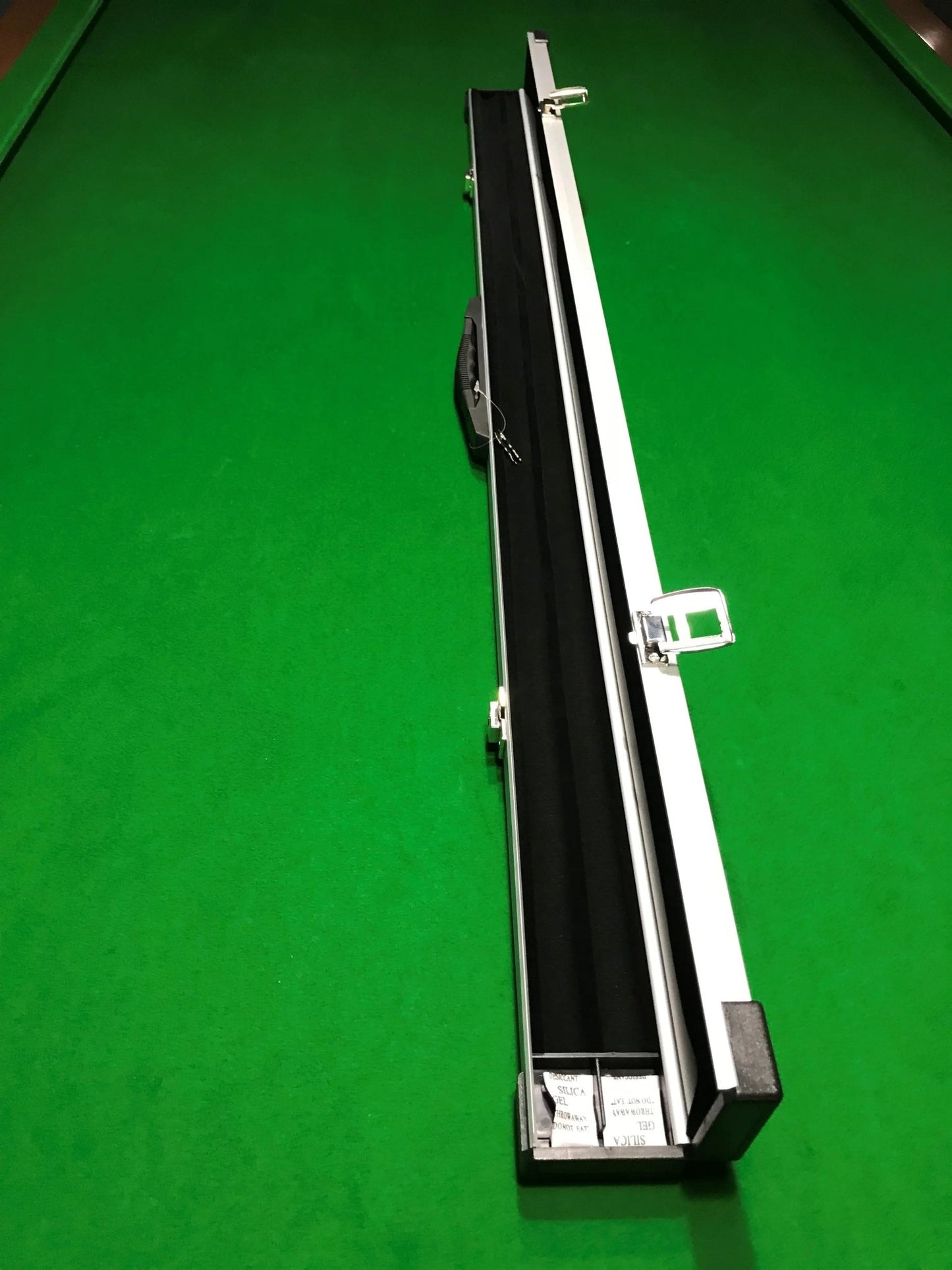 Aluminium Deluxe 3/4 Pool, Snooker & Billiard Cue Case - Q-Masters