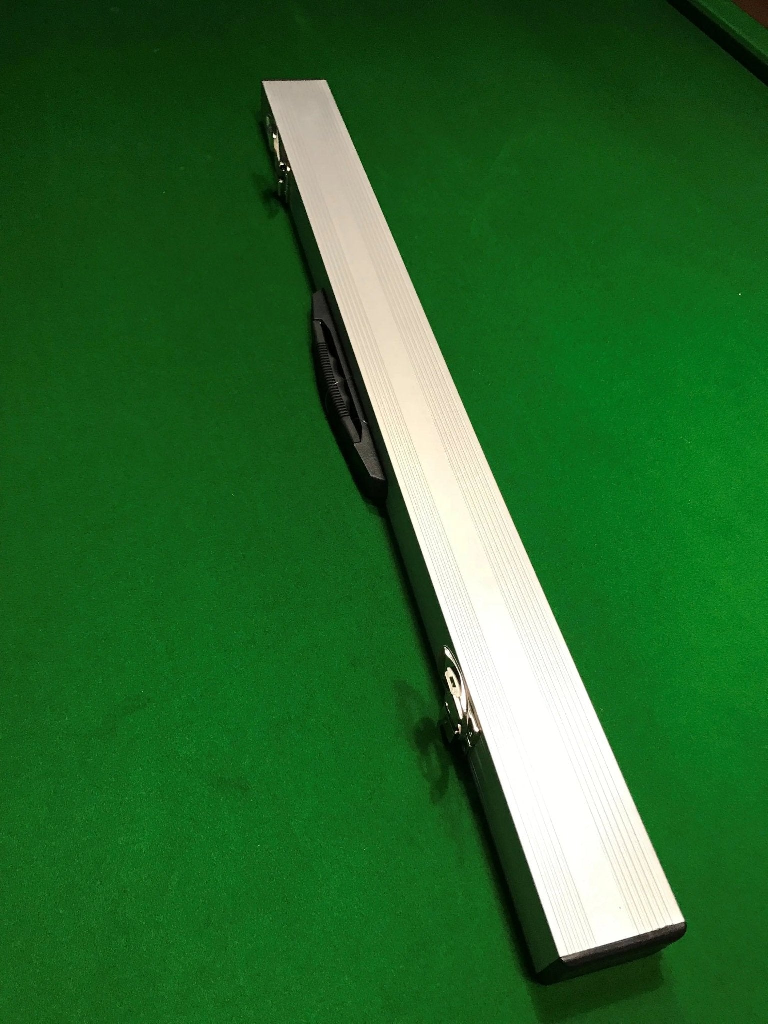 Aluminium Deluxe Pool, Snooker & Billiard Cue Case QMasters QMasters