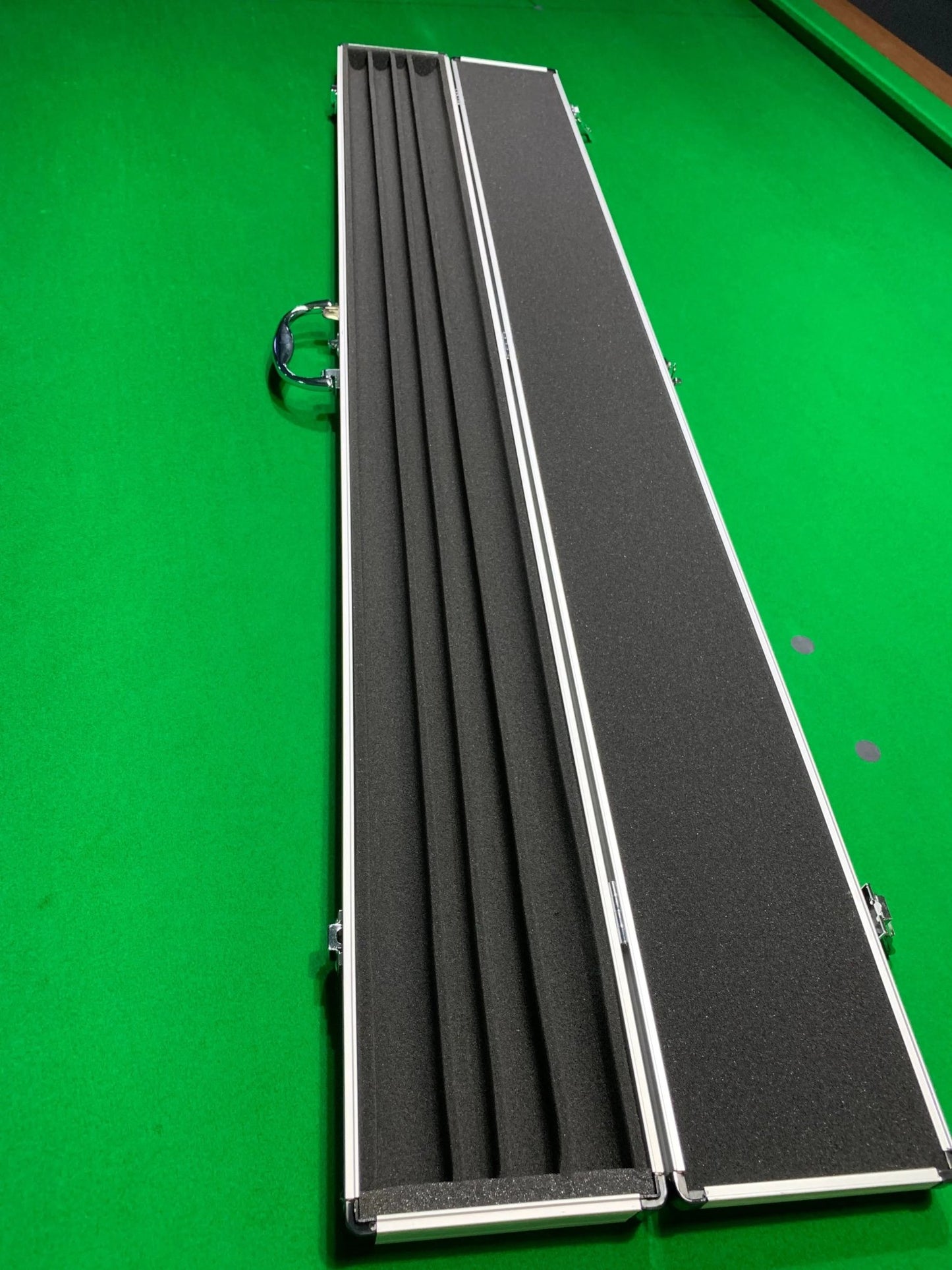 Deluxe Aluminium Formula Pool Snooker Billiard 3/4 Cue Case 4 Slots - Q-Masters